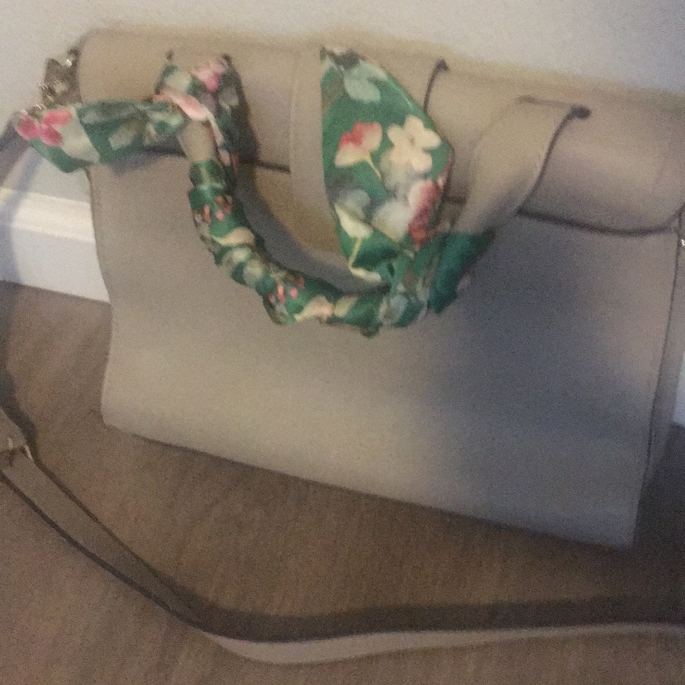 Purse - Picture 2 of 4